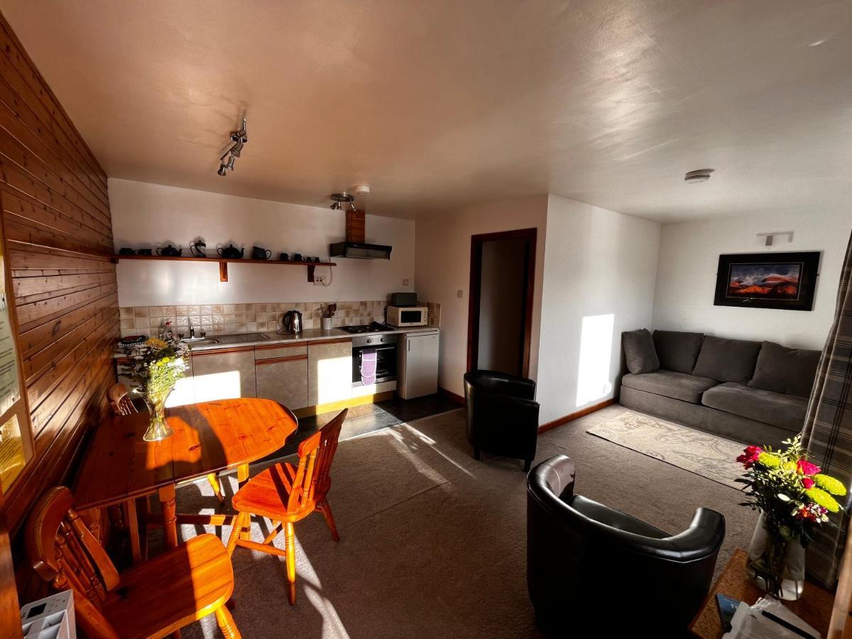 Snowgoose Apartments & Bunkhouse Fort William Esterno foto