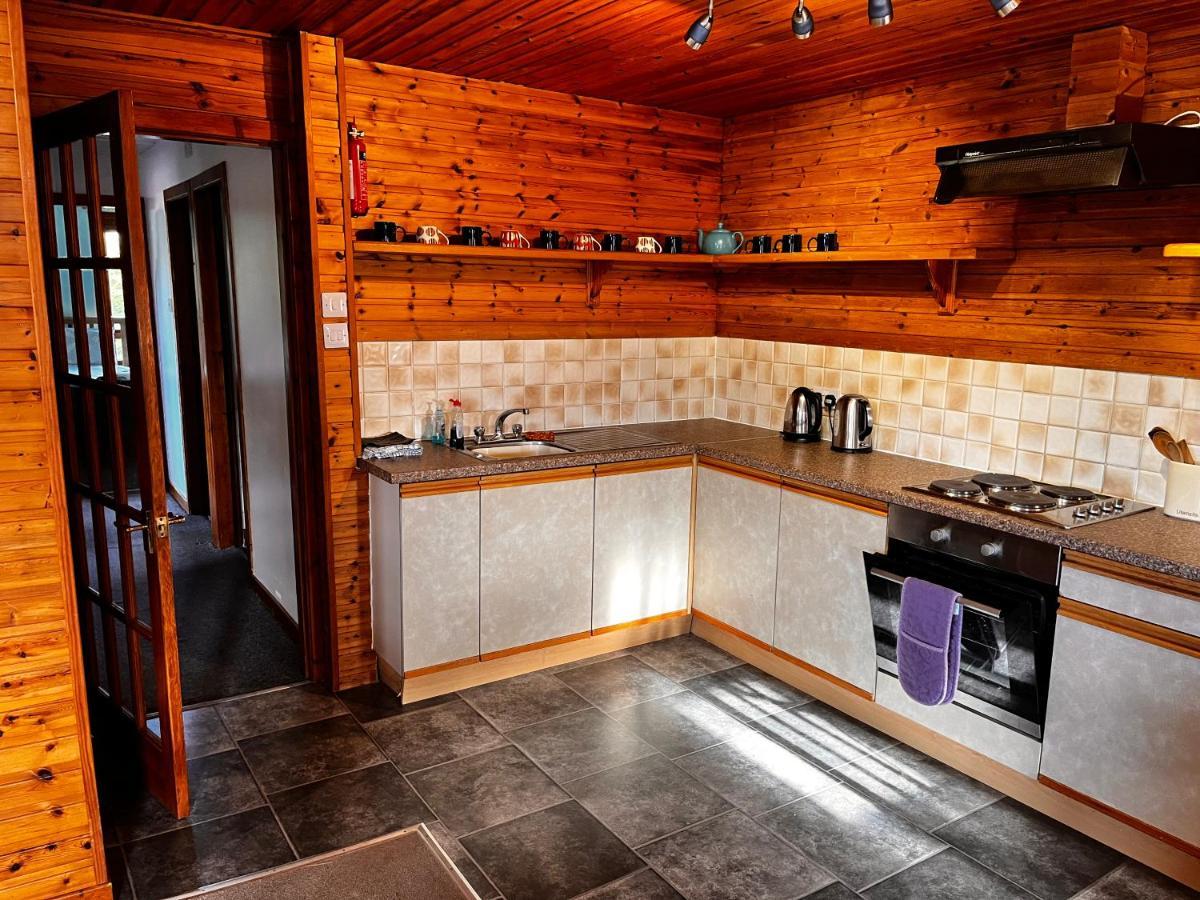 Snowgoose Apartments & Bunkhouse Fort William Esterno foto