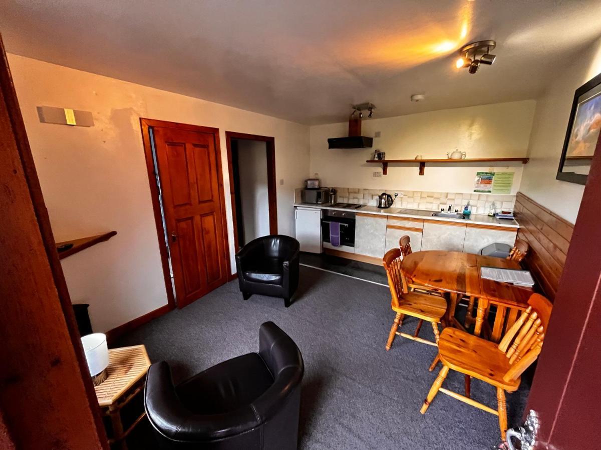 Snowgoose Apartments & Bunkhouse Fort William Esterno foto